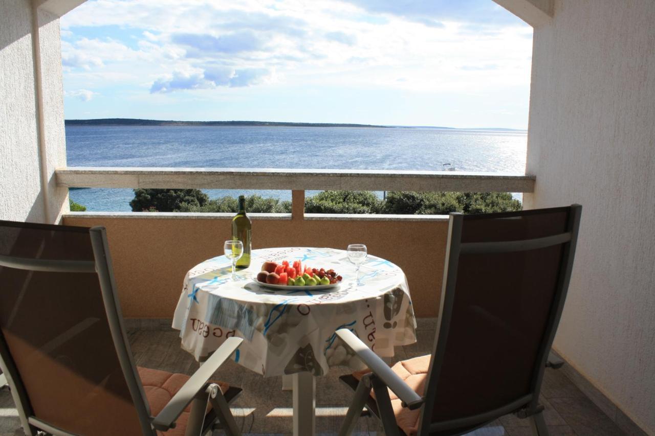 Apartments By The Sea Mandre, Pag - 8655 Kolan Exteriér fotografie