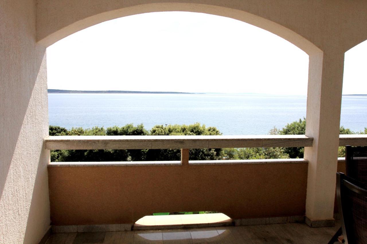 Apartments By The Sea Mandre, Pag - 8655 Kolan Exteriér fotografie